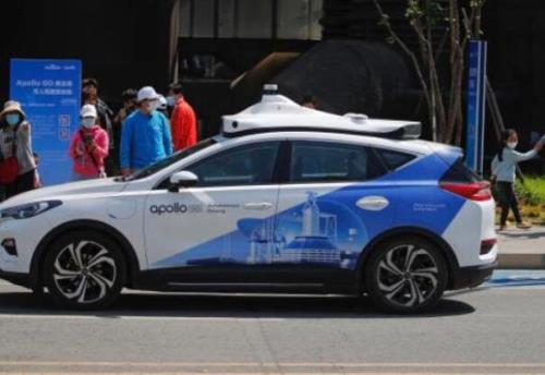 تاكسی خودران رباتیك در چین شروع به كار كرد