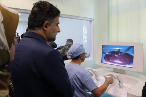 ربات جراحی از راه دور سینا در بیمارستانی در اندونزی