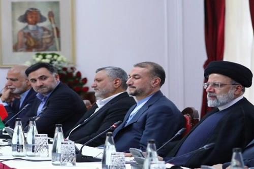 همراهی معاون علمی با رئیس جمهور در مسافرت به آفریقا